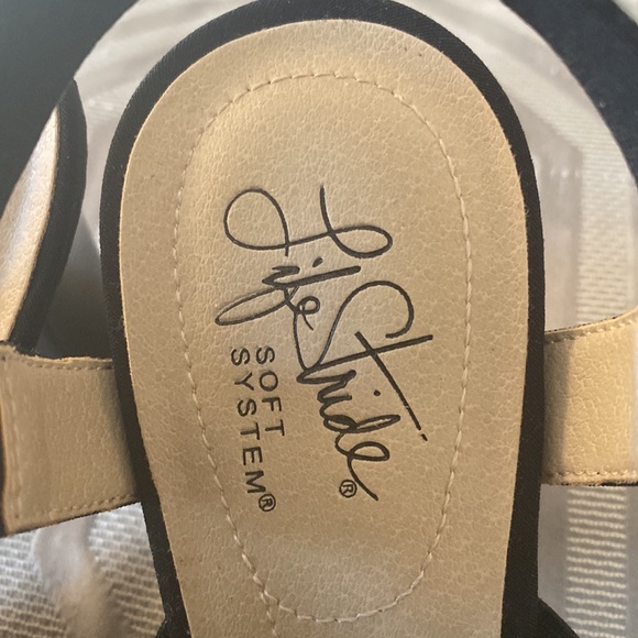 Black strapped heels NWOT - Picture 7 of 8